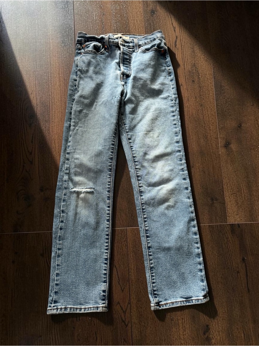 Levi’s Wedgie Straight Womens Jeans 28x28 Light Wash Distressed